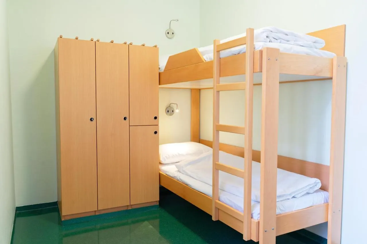 Jugendgastehaus Brigittenau Pansiyon Viyana 0*,